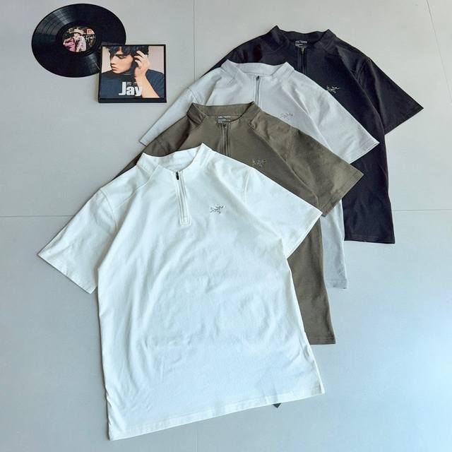 arc'teryx 始祖鸟夏季男士半拉链纯棉重磅短袖T恤 如今热销的顶级流量款 秉承了吸湿速干 防晒的优秀运动功能性 穿着体感轻盈舒适 同时新增了polygie