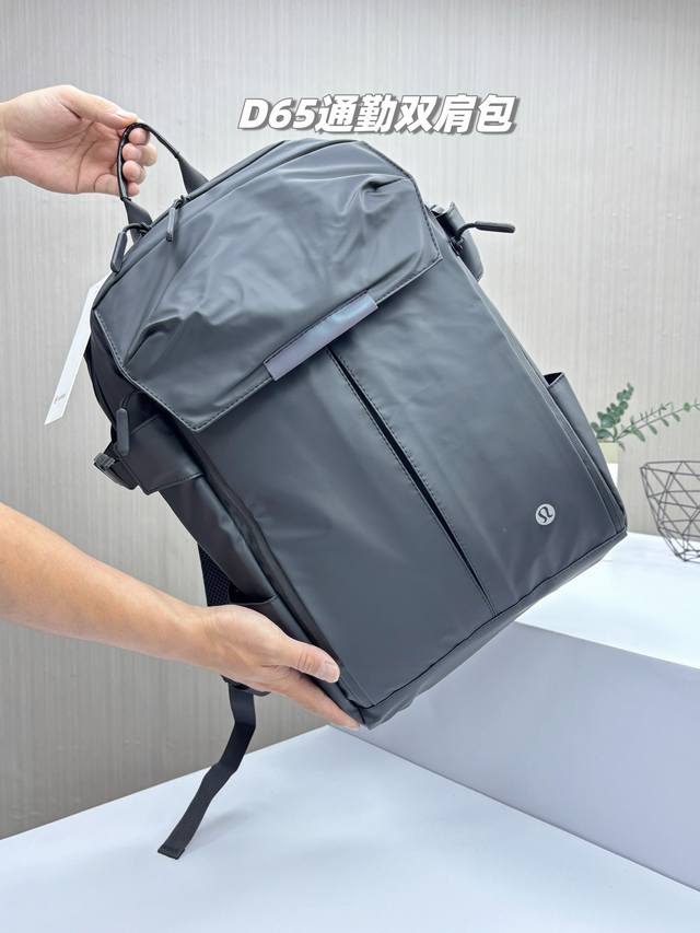 此包在手 天下我有 2025最新Lululemon皮面大容量通勤款机能双肩包 电脑商务双肩包 男女上身都好看的一款皮面防水耐磨双肩包 通勤款适用于任何场景和需求