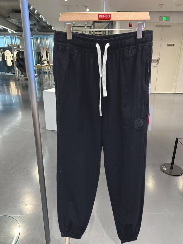 kenzo 虎头刺绣25夏季新品 天然亚麻混纺男女中性透气长裤 掌柜力荐 太赞啦 线上线下同步 35%棉+65%亚麻 黄金比例混纺 面料透气清爽 专为夏季而生