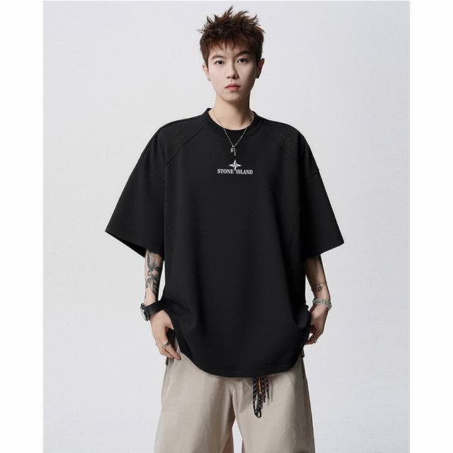 Stone Island 石头岛夏季冰丝短袖T恤 男女同款 专柜夏季爆款 冰爽亲肤速干无痕工艺 进口专用混纺面料 高科技功能性面料 穿着时可以释放负离子 亚洲身