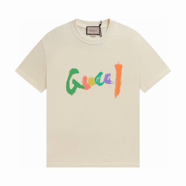 gucci 古驰 彩绘草写短袖T恤 高品质出货 原版面料 官方同款 叠穿打底就很有博主范儿了 低调有品位 原版面料 240G高克重 双纱100%精梳棉 螺纹定织