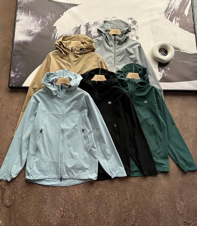 kolon Sport 可隆户外夏季防晒衣轻薄外套 柜子同款 非市面跟单通货 喜欢B1176高端品质的兄弟看过来 入手一件原汁原味风壳轻薄外套 全方位无死角防晒