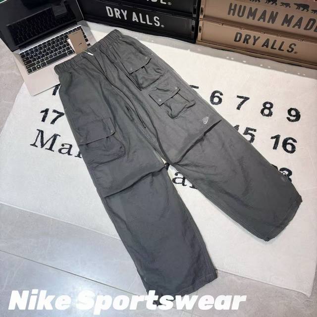 Nike Sportswear Tech pack 纯色Logo刺绣工装梭织衬里多口袋休闲裤Fq3869 068 男女同款 -面料 采用原版一比一定织定染面料