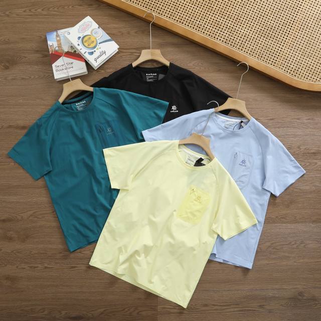 品牌 凯乐石 Kailas 尺码 M-L-Xl-Xxl-Xxxl 颜色 黑色-浅黄色-以太蓝-深绿 类型 男女情侣爆款户外无痕速干T恤 材质 无痕冰丝速干面料