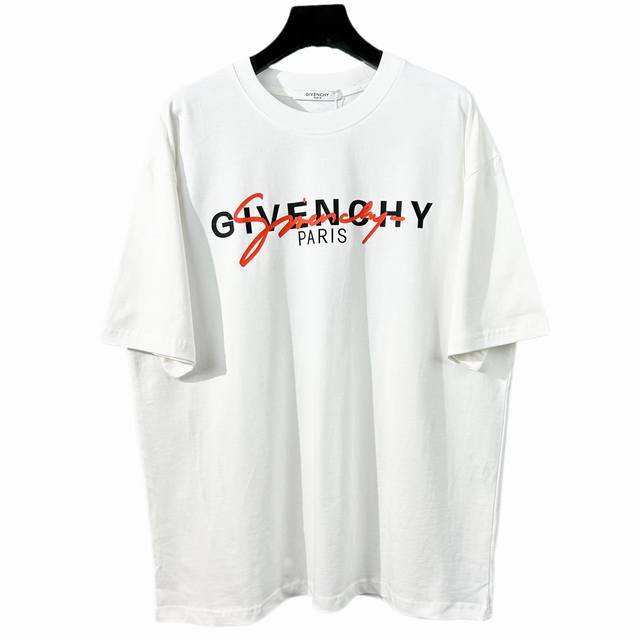 givenchy 纪梵希 拉花字母短袖 采用260克双砂面料 三针五线做工 领口包包边条 今年火爆的品牌 看到了就忍不住要自留一件 正确纹路立体印花 正确面料版