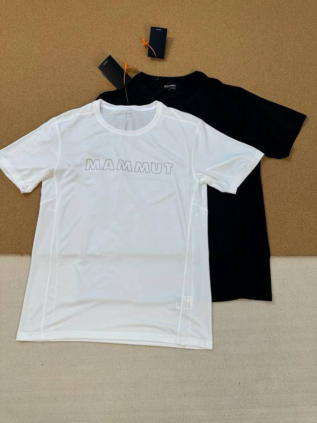 mammut 猛犸象 25Ss 男子运动跑步训练镂空字母速干短袖T恤 颜色 黑色 白色 尺码 M L Xl 2Xl 3Xl 全身重工四针六线工艺+3D裁剪拼接工