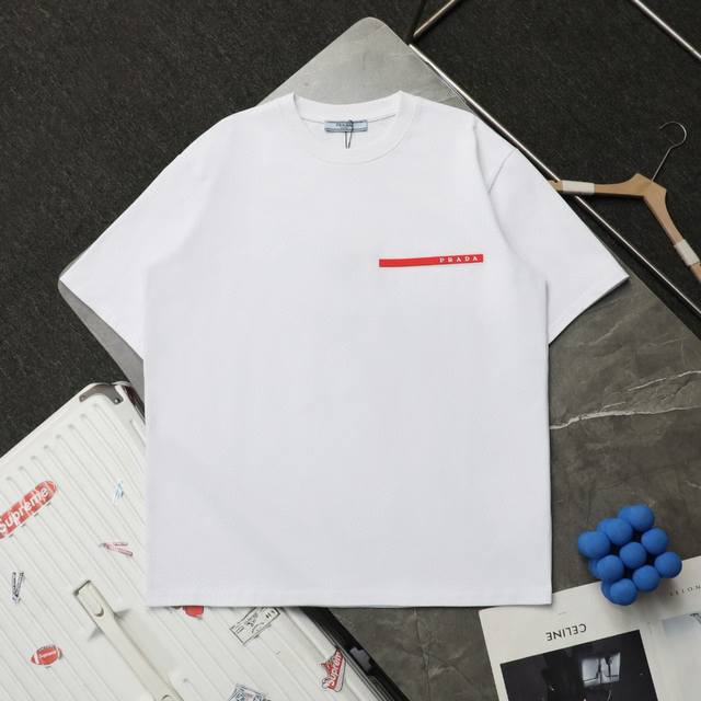 顶级复刻 高端定制 - prada 普拉达 新款皮标Logo休闲圆领短袖T恤 - 款号 3320 - 颜色 黑色 白色 - 购入原版开模打造 全套定制辅料 细节