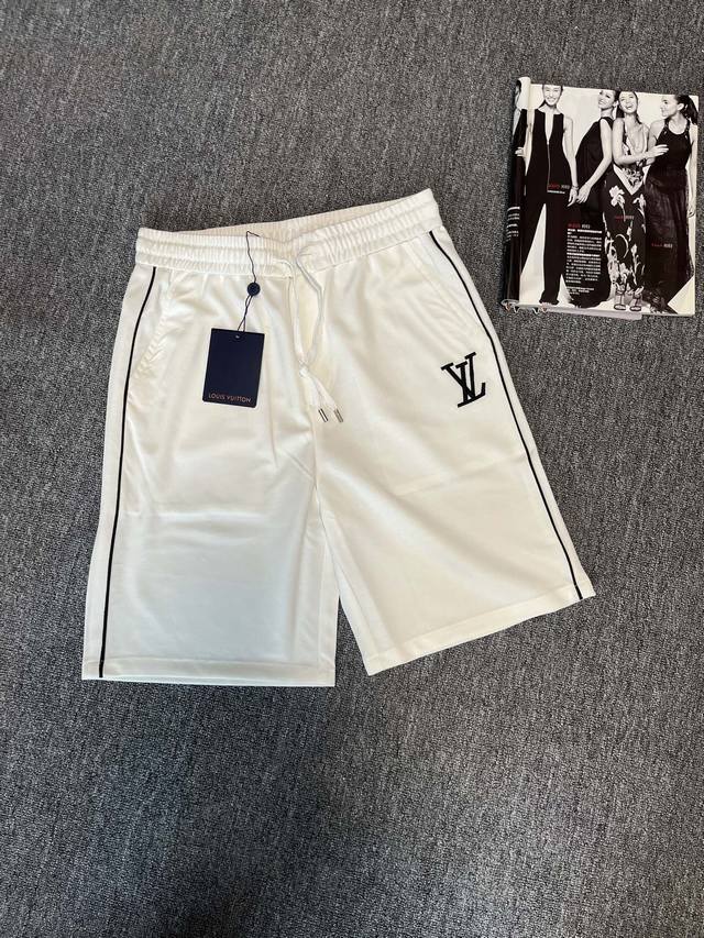 新款Louis Vuitton路易威登Lv短裤 刺绣字母图案Logo绣花情侣珠地棉五分短裤定制40支精品棉斜纹面料 黑白经典撞色织带间隔对齐线 进口机绣刺绣大L