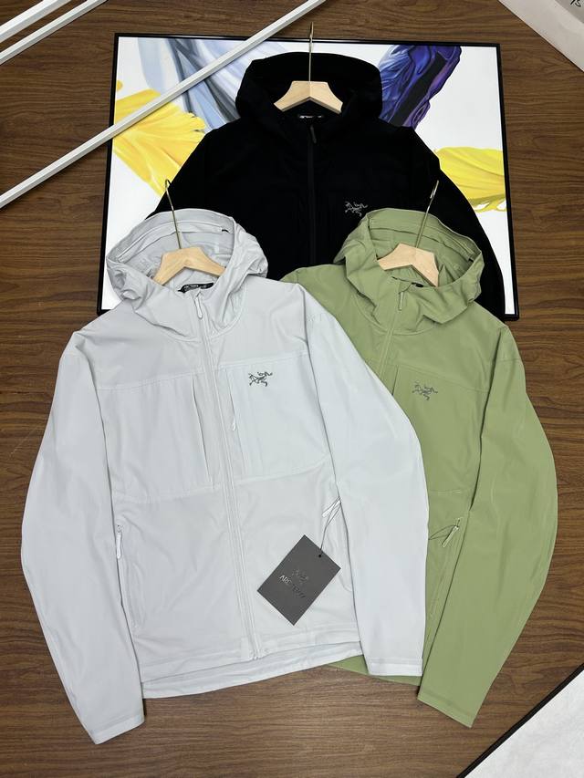 Arc'teryx始祖鸟Gamma 轻量连帽外套男士防风透气轻薄速干防晒衣软壳面料防晒速干 透气性贼啦啦的好冰感极强 专业轻量防晒 极致轻薄和快速排汗是备受青睐