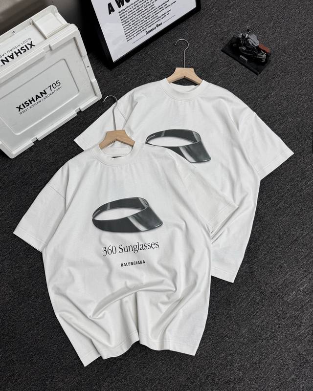 顶级版本 #巴黎世家25Ss帽子直喷印花短袖# Balenciaga巴黎世家 面料采用260G巴黎专用双纱*高克重1比1双纱罗纹 前后幅采用进口康丽直喷机直喷白