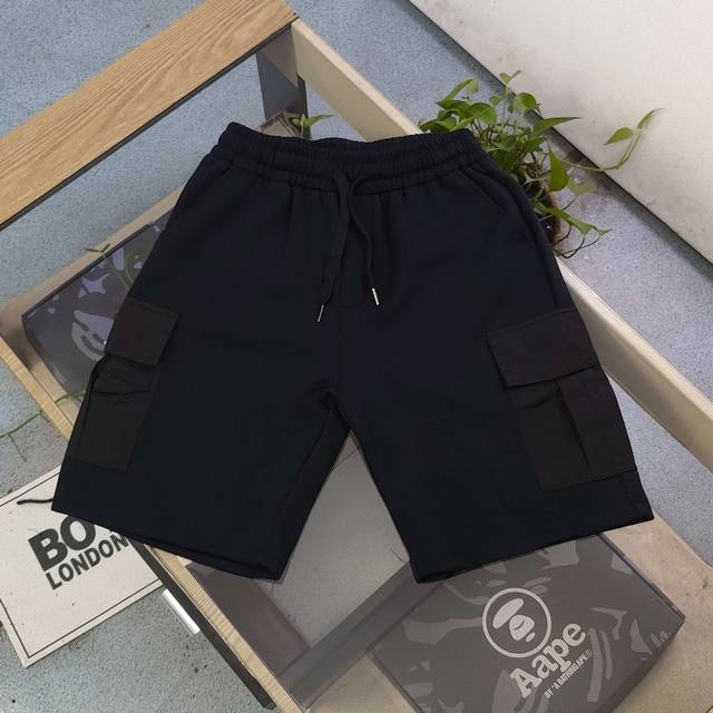 款号 Cx8895 高版本 2025新款prada普拉达大口袋三角徽标图案Logo休闲情侣毛圈五分工装短裤 采用360G重大毛圈面料 质感一流 作为当下超火的品