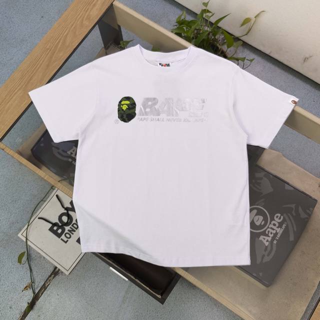 款号 Sc781 2025新款Bape猿人头反光字母重叠字母图案Logo印花休闲情侣短袖T恤 邂逅醒目黄棕迷彩猿人头图案 经典元素碰撞时尚火花 R标加持更显独特