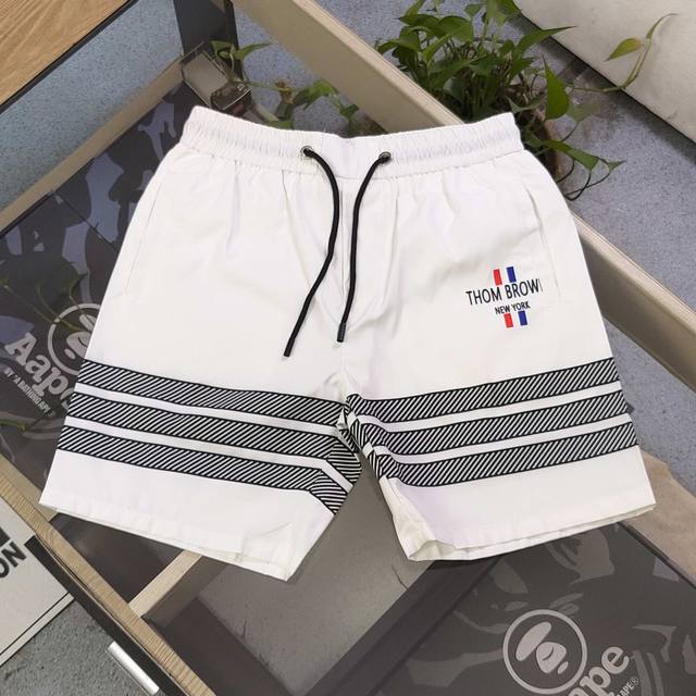 款号 Yqv2424 2025新款Thom Brown汤姆布朗尼Tb字母图案Logo印花休闲情侣速干短裤沙滩五分裤 时尚与经典的完美融合 百搭不挑人 轻松适配各