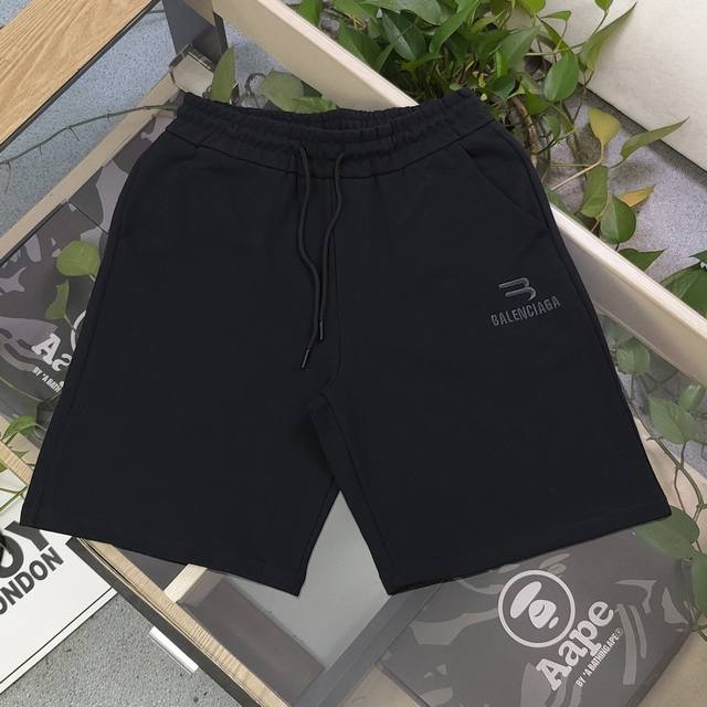 2025新款 款号 Qd24088 2025新款Balenciaga巴黎世家刺绣字母图案Logo绣花情侣毛圈五分短裤 采用360G重大毛圈面料 质感一流 作为当