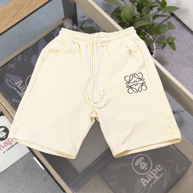 款号 Jx6206 新款Loewe罗意威经典刺绣字母Logo火焰图案绣花情侣毛圈五分短裤 采用360G重大毛圈面料 质感一流 作为当下超火的品牌 没有夸张的设计