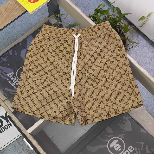 款号 Kc572 高版本 2025新款Guccithe North Face古驰联名北面经典刺绣字母图案Logo格子绣花休闲情侣五分短裤 质感一流 作为当下超火