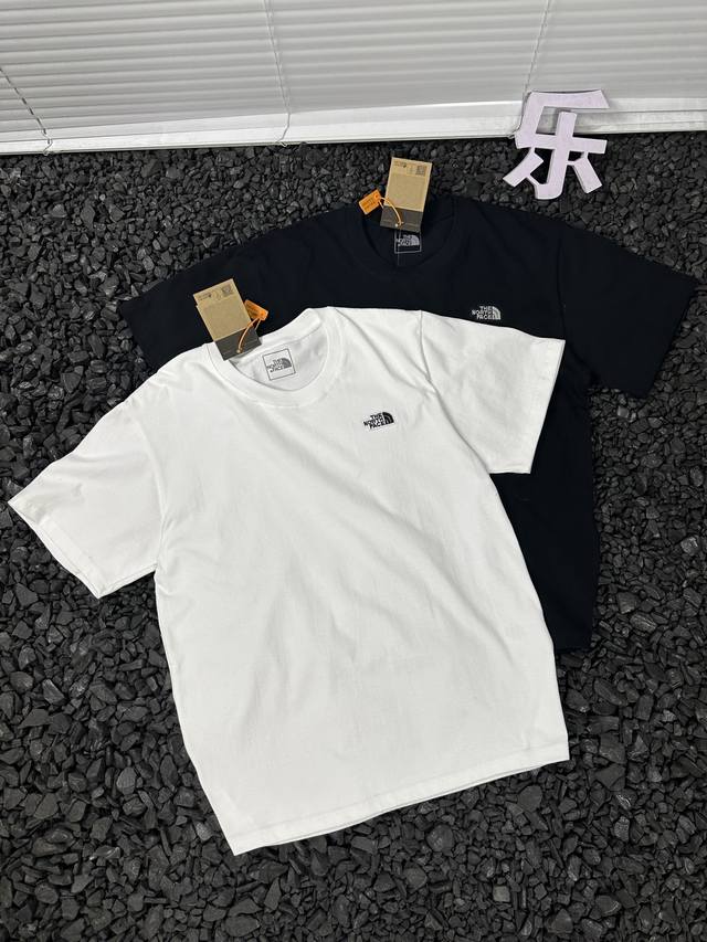 北面 The North Face 夏季男女款胸口贴布绣小标短袖T恤 - 小红书热门爆款 明星网红同款穿搭 男女日常通勤穿搭必备单品 高品质高克重双纱面料 亲肤
