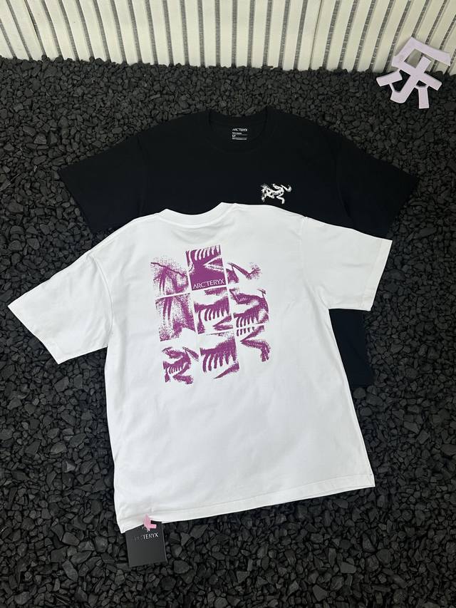 Arcteryx 始祖鸟 夏季系列后背九宫格印花短袖宽松休闲T恤 情侣款 - 还在为户外运动穿搭不够专业又不够时髦而烦恼 始祖鸟Arcteryx这款套头圆领上衣