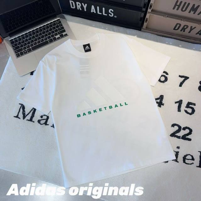 Adidas阿迪Basketball 24Fw联名Os极简高级复古蛋糕领短袖 -面料 采用原版一比一定织定染260克双纱滑棉 定制螺纹蛋糕领 -辅料 原版拆解开
