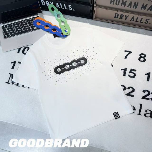 Goodbrand 25Ss彩色烫钻印花短袖 男女同款 -面料 采用原版一比一定织定染280G双股B1134双纱纯棉面料 -辅料 原版拆解开发 一比一定制的小标