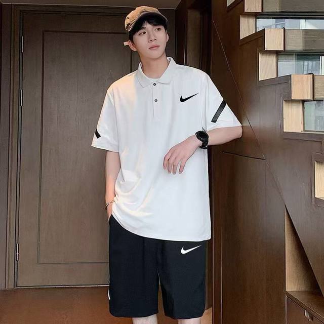 上新 nike耐克印花夏季单勾纯色字母印花短袖短裤休闲套装 不拆卖 男女同款 一款流行酷酷的穿搭 休闲舒适宽松的版型 整体设计比较简约 没有过多的点缀 很耐看