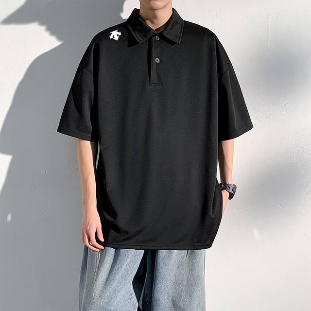 上新 descente 迪桑特高弹力短袖polo衫 官网同款 专柜夏季爆款 冰爽亲肤速干无痕工艺 进口专用混纺面料 高科技功能性面料 穿着时可以释放负离子 亚洲