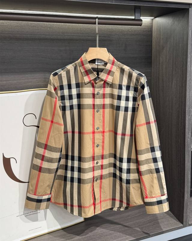 burberry衬衫经典 Ss新款格子经典对格长袖条纹衬衫 B19 面料采用100%纯棉格纹原版定制面料 面料属性舒适 透气 水感柔软 色织格纹纹路清晰 简约不