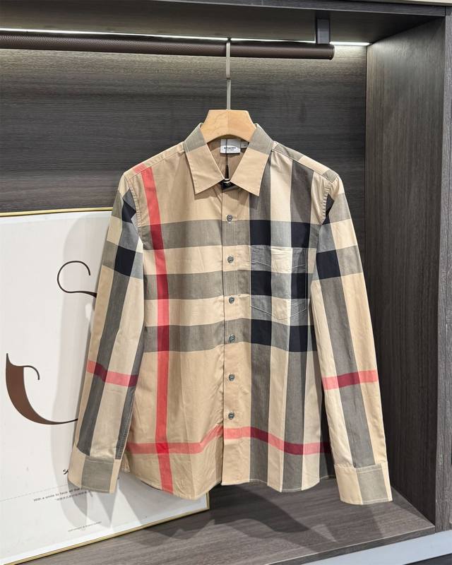 burberry衬衫经典 Ss新款格子经典对格长袖条纹衬衫 B15 面料采用100%纯棉格纹原版定制面料 面料属性舒适 透气 水感柔软 色织格纹纹路清晰 简约不