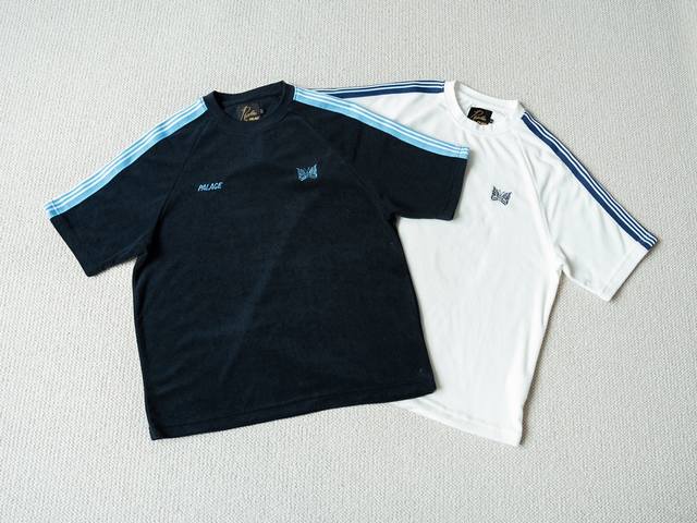 顶级制造单品 palace X Needles 联名 织带刺绣标识短袖 T恤 男女同款 - 颜色 米白色 藏蓝色 - 尺码 S M L Xl 尺码推荐 s码适合