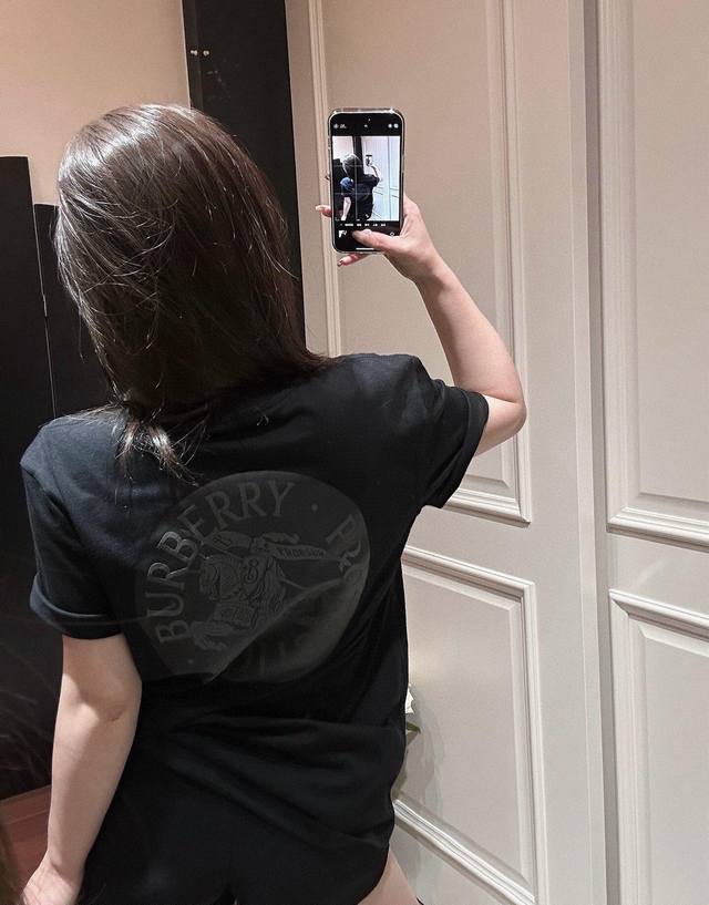 burberry 巴宝莉后背圆盘短袖 模特资讯图#