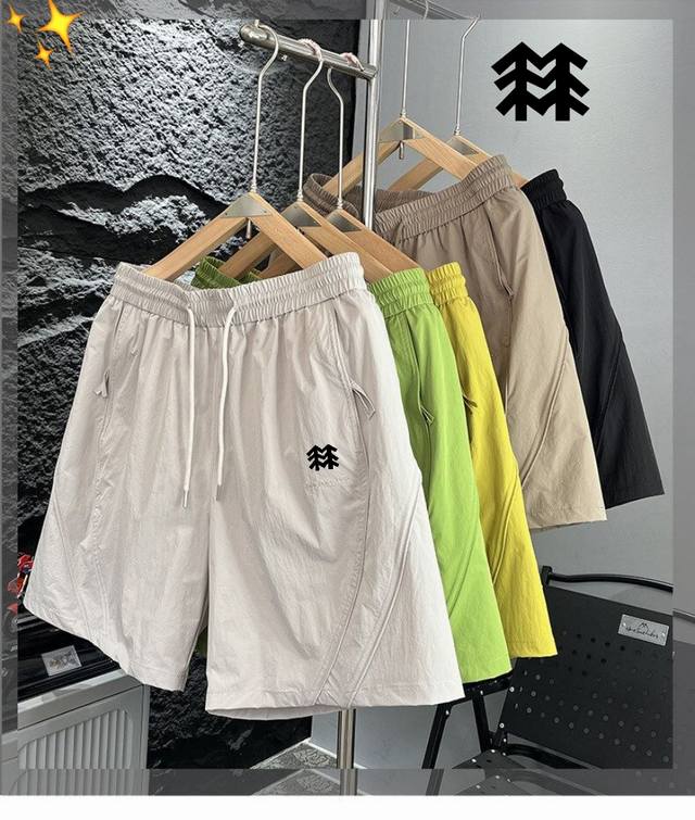 供 kolon Sport-可隆设计感线条短裤户外男夏季薄款五分裤山系工装短裤男士透气宽松直筒登山短裤 一种柔软亲肤的触感 透气面料 抗皱不起球透气不闷热 轻薄