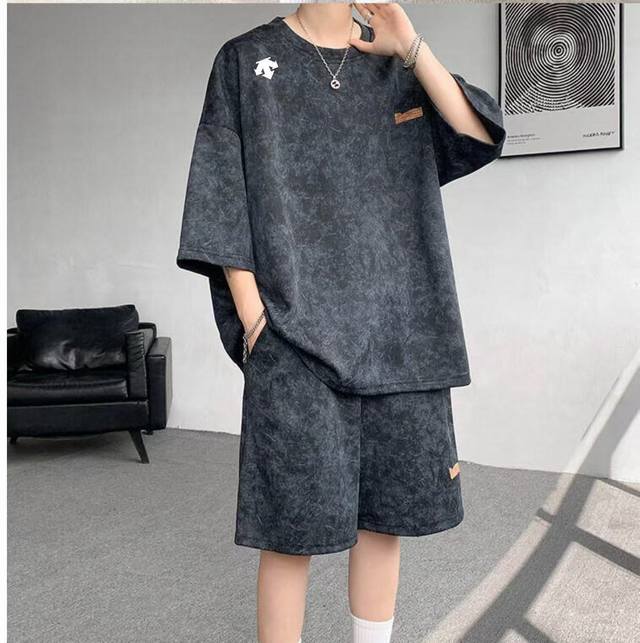 供 descente 迪桑特速干高质量感高克重短袖短裤套装弹力十足 男女同款 会呼吸有运动感休闲大码套装 凉爽不贴肉 质感无敌夏季弹力健身跑步休闲运动套装看的见
