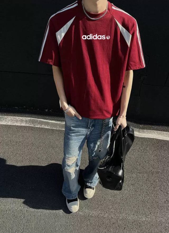 顶级品质 新款阿迪达斯Adidas 环球字母插肩撞色拼接Ins 领口螺纹针织情侣同款宽松落肩短袖T恤 面料: 300G重磅纯棉新疆长绒棉 采用特定重磅32S精棉