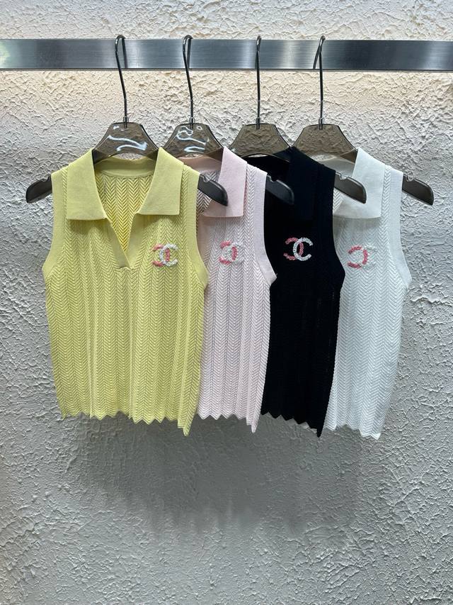 chanel香奈儿小香双C珠片绣花V字翻领针织背心 款号 25670105752 颜色 黄色 粉色 黑色 白色 尺码 均码 80-125斤