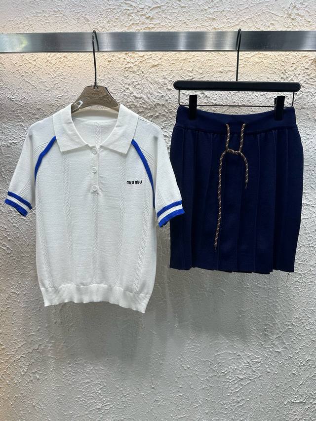 miumiu缪缪字母刺绣翻领短袖抽绳百褶裙针织套装 款号 25670105739 颜色 图片色 尺码 均码 80-125斤