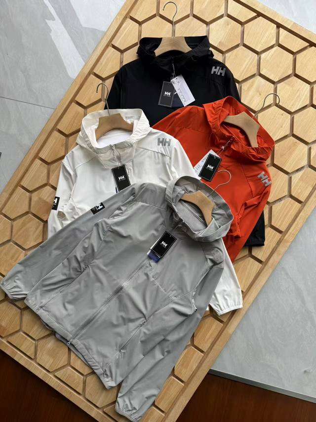 helly Hansen夏季放泼水防晒凉感弹力皮肤衣 多色可选 非常适合夏季穿着 旅游 徒步 日常出行都可驾驭随意搭配 采用自带凉感的面料 保持持久凉感 超薄锦