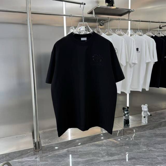 dior迪奥2025Ss新款字母珠片绣花情侣休闲短袖T恤 最高版本 定制面料290克双纱 字母珠片绣花立体工艺设计 辅料 开模原版过鉴定领标100%真丝洗水标
