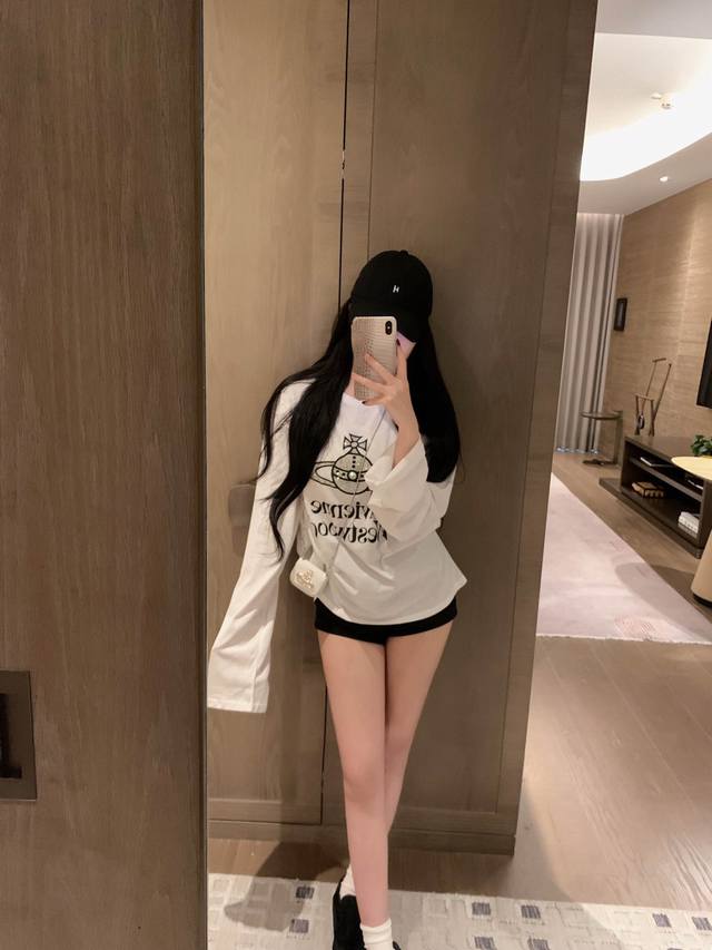 上新 西太后 25.Ss西太后星球防晒配包包 很薄很薄很凉爽 夏天防晒好穿又舒适 颜色超正超好看 非常好搭配 颜色 白色 粉色 码数 Sml s码推荐 80~1