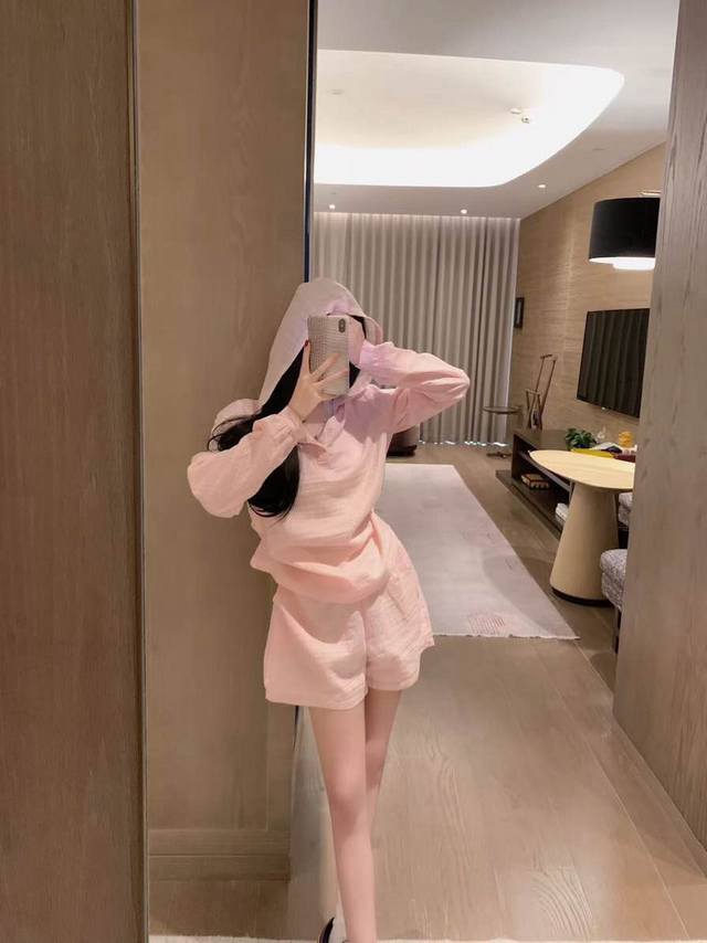 上新 拉夫 25Ss竖条纹拉夫防晒短裤套装 高级感通勤休闲穿搭 轻松穿出学院风 松弛感十足 简简单单出大片 颜色 白色 粉色 尺码 Sml s码推荐 80~10