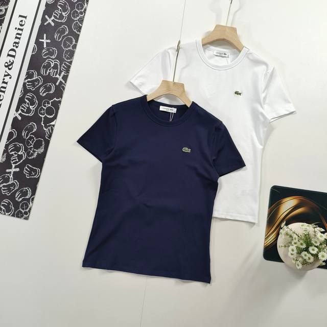尺码34-40精选 女款 纯色简约Lacoste法国鳄鱼棉质简约圆领正肩修身短袖T恤 经典法式简约风格的代表作 适合追求低调质感的日常穿搭 采用 %精梳棉 密度