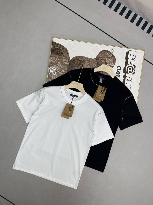 江南布衣旗下出品 江南布衣 速写男士落肩宽松纯棉休闲圆领短袖T恤 2025夏季新品首发 江南布衣出品 速写休闲短裤 版型简直完爆 上身帅炸 谁穿谁好看 面料有弹