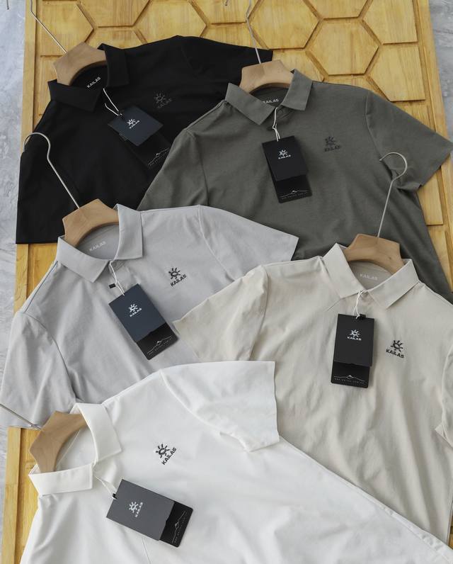 kailas 凯乐石全压胶功能T恤吸湿速干轻量户外运动登山徒步刺绣polo短袖 胸前经典Logo刺绣 立体精致 非常饱满 全品相 工艺细致到精髓 面料采用舒弹棉