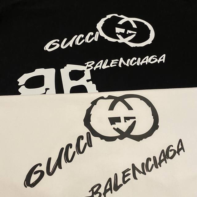 巴黎世家Balenciaga 双G双B联名古驰Gucci经典款宽松字母印花情侣短袖 情侣同款 定织定染一致260G纯棉双纱面料 同缸零色差领口螺纹 四针六线工艺