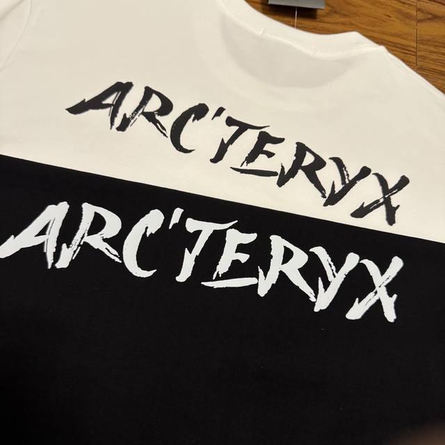 始祖鸟 Arcteryx Captive Legend限量艺术家系列男女宽松纯棉圆领短袖 原版260G纯棉精梳面料 亲肤舒适 采用进口数码机器立体胶印 不开裂不