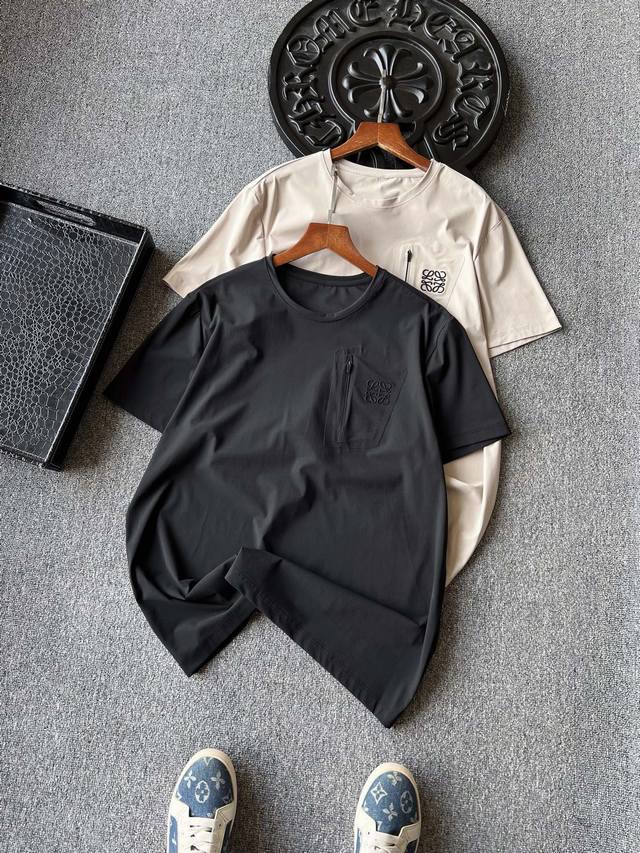 顶级专柜面料 人气爆款 Loewe 罗意威专柜新品高奢冰氧锦棉圆领短袖T恤 恒隆在售万元级 款号 4001 罗意威家今年最新定制冰氧锦棉面料 拿到手第一感触感特