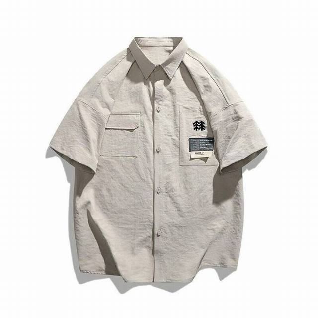 供 kolon 可隆基础款纯色短袖衬衫 每年都出的经典款 超级无敌百搭 面料是120支全棉精梳高密度面料 弹力十足 高支代表棉纱的细度 棉纱的英支支数越高就表示