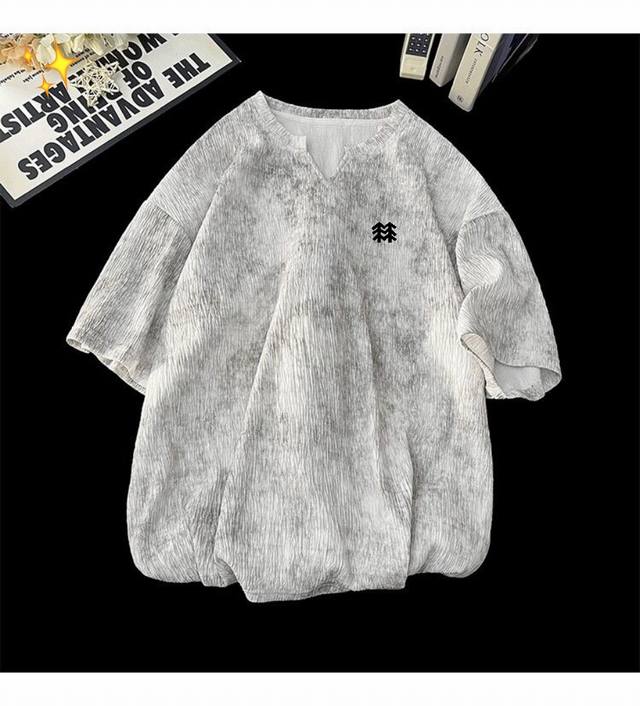 供 可隆 Kolonsport 夏季美式高街扎染V领纹理感大码半袖T恤 采用特供面料100%聚酯纤维 经典版型 超级好看 肩部双针走线 高级感满满 进口胶浆印花