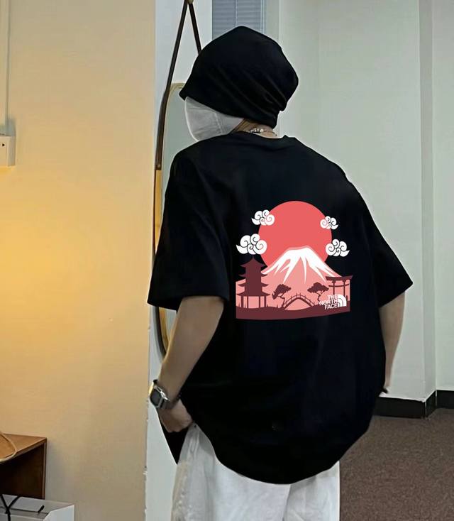 the North Face 北面24Ss日系富士山祥云圆领短袖半袖T恤 面料采用260克纯棉双纱食毛面料 双线二本针压线 久洗不变形 原版定制三标 高端进口印