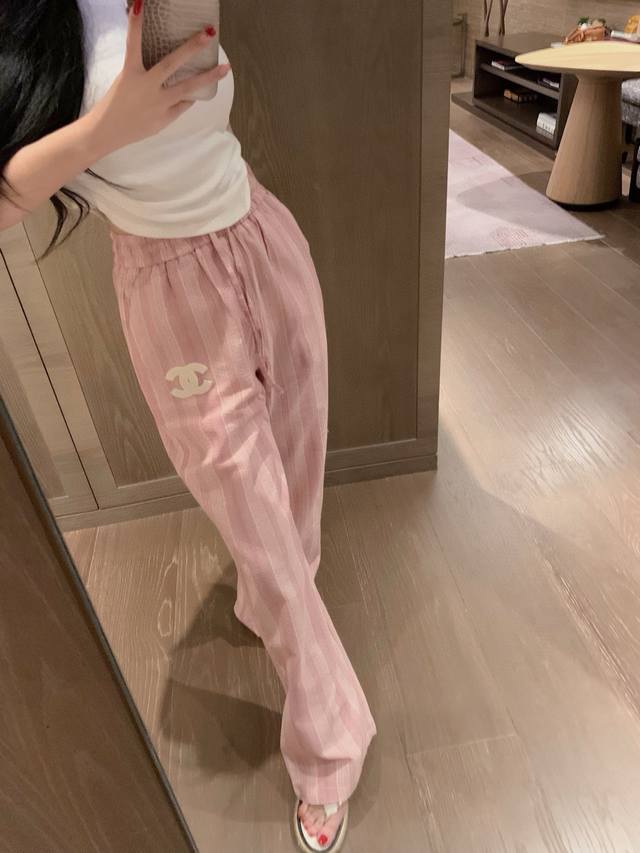 chanel香奈儿小香双C刺绣徽章抽绳松紧腰条纹休闲长裤 款号 25670505670 颜色 蓝色 粉色 尺码 Sml s码80-95斤 m码95-110斤 l