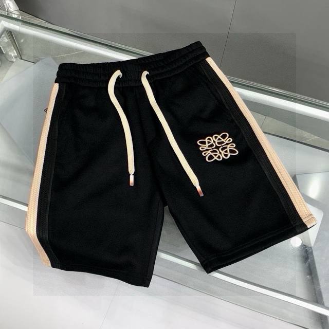 品名 Lo&We 23Ss 侧边织带针织刺绣Logo短裤 面料 针织 颜色 黑色 尺码M-L-Xl 腰围 臀围 裤长 m 70 110 46 l 71 114
